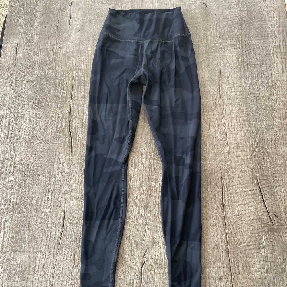 Alo Yoga Black Camo Leggings